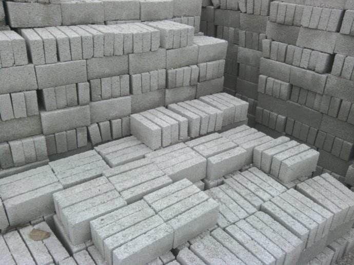 产品型号:水泥标砖  原 产 地:河北省衡水市  产品品牌:乾元建材 产品